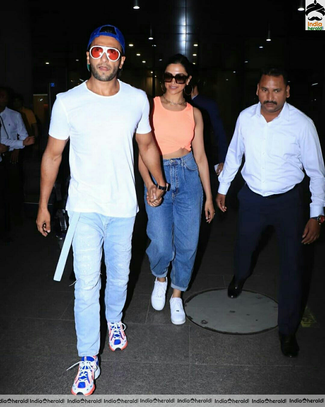 Deepika Padukone Spotted At Mumbai Airport Stills