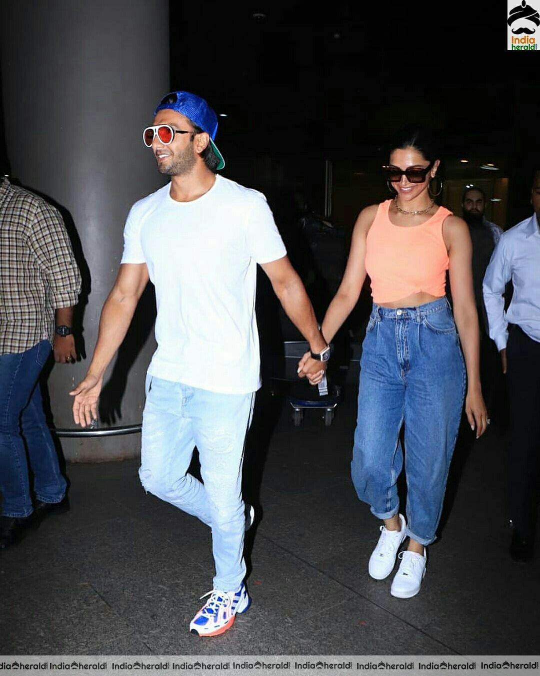 Deepika Padukone Spotted At Mumbai Airport Stills