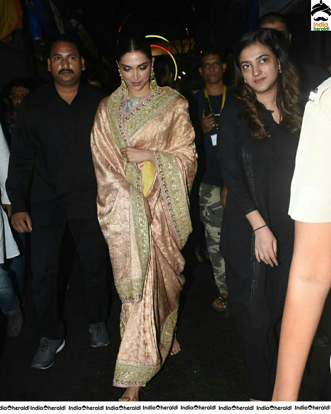 Deepika Padukone Spotted In Devotional Mode