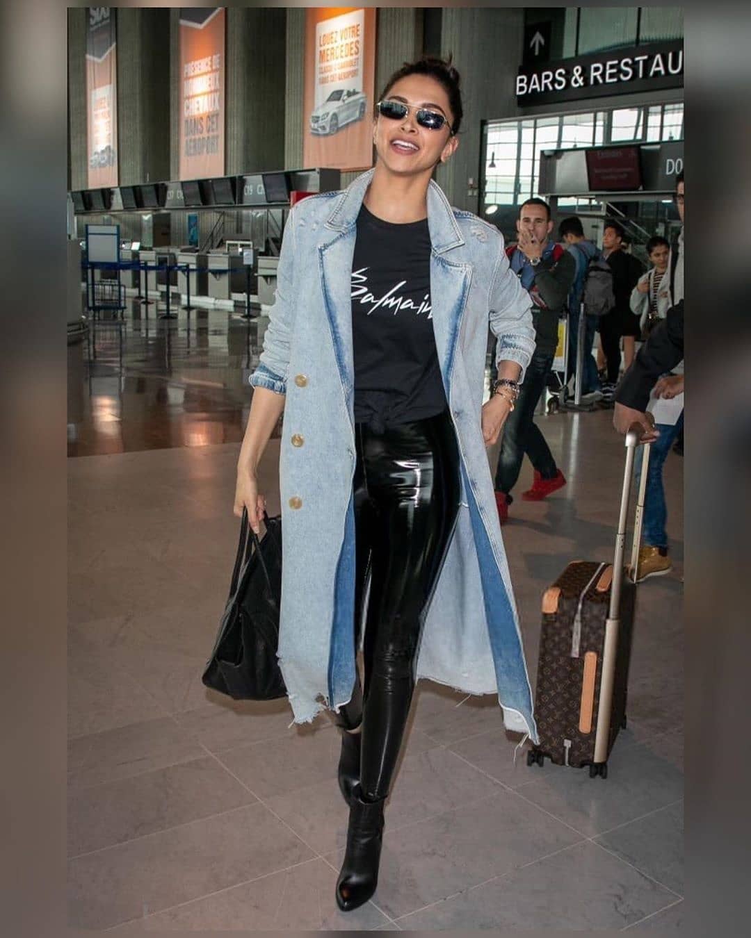 Deepika Padukone Spotted In The Airport