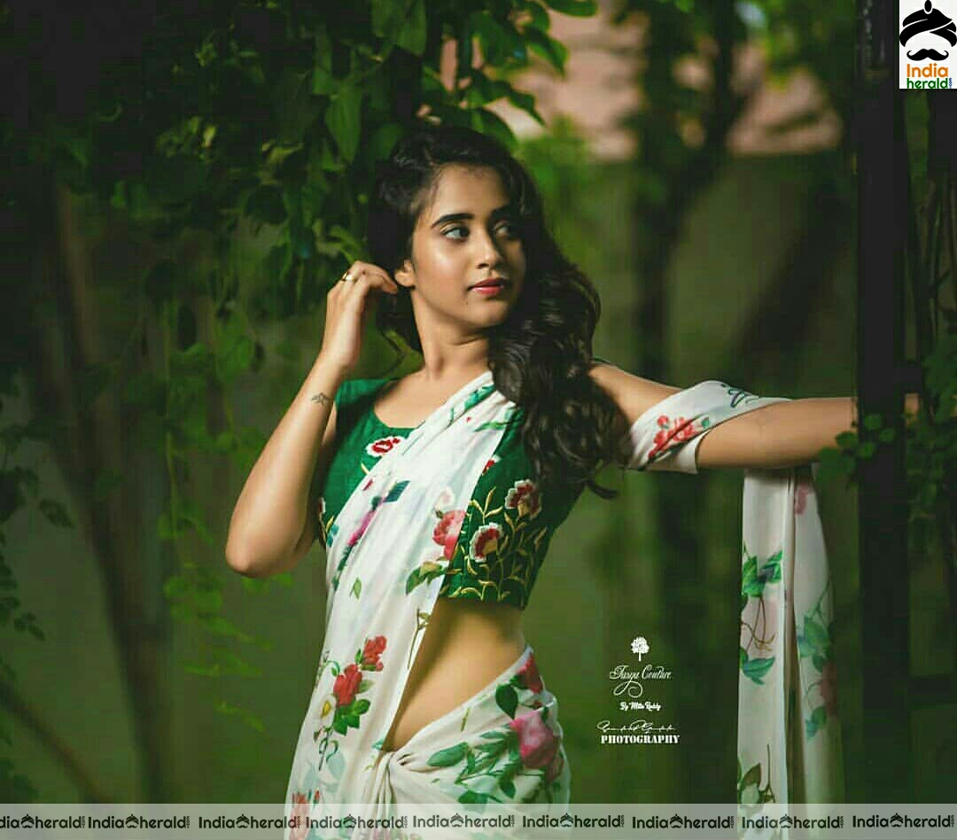 Deepthi Sunaina Hot White And Green Saree Stills