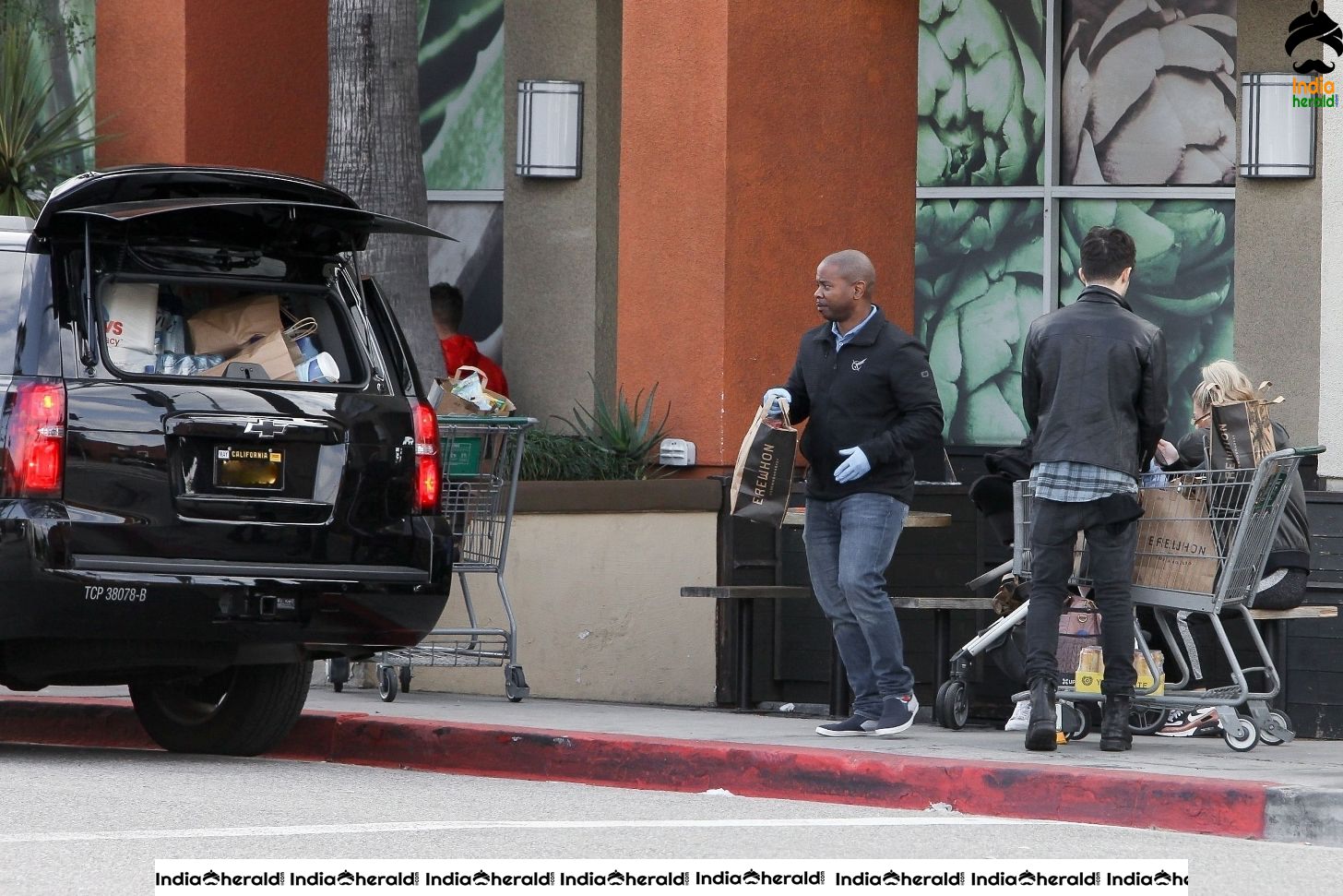 Demi Lovato Wears a Corona Virus mask as she shops at Erewhon in Los Angeles