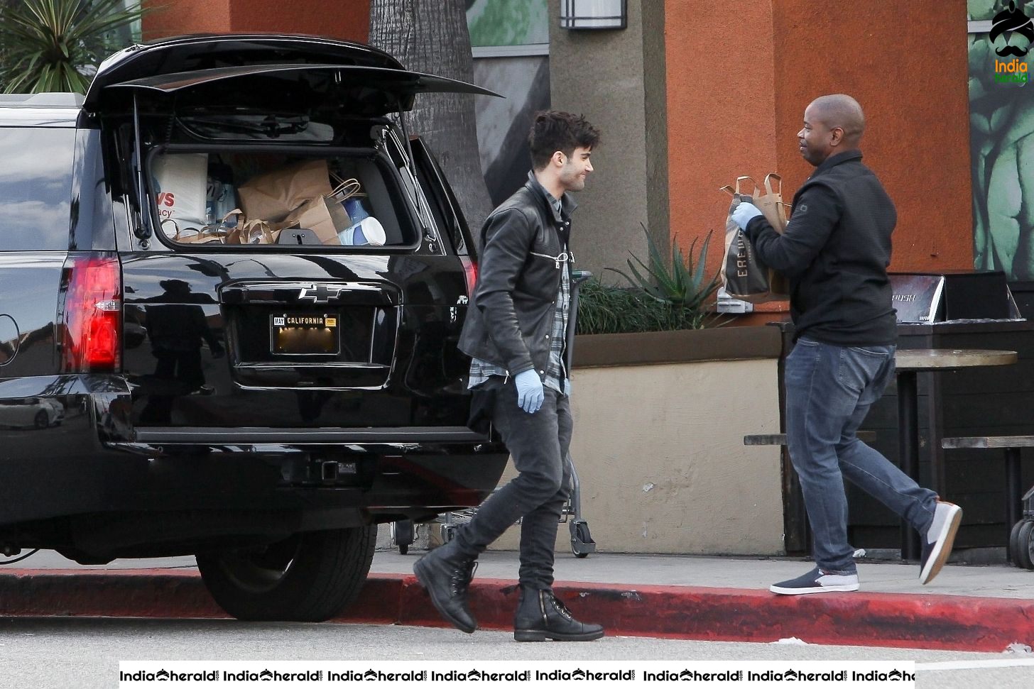 Demi Lovato Wears a Corona Virus mask as she shops at Erewhon in Los Angeles