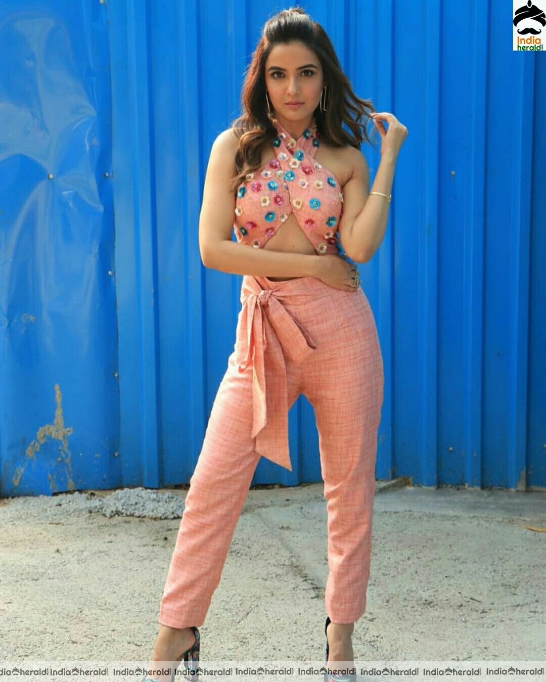 Desi babe Preethi Sabarwal photoshoot