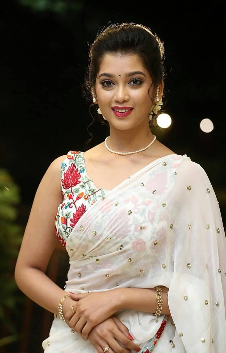 Digangana Suryaranshi Hot In White Transparent Saree And Sleeveless Blouse