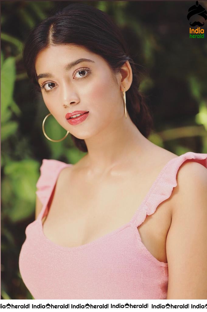 Digangana Suryavanshi Latest Cute Clicks