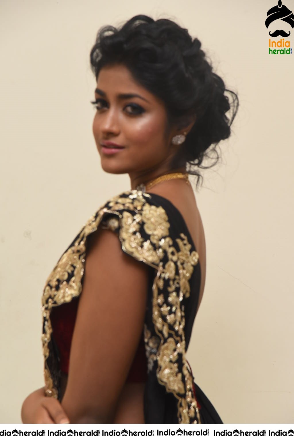 Dimple Hayathi Hot Hip Show in Saree Set 2