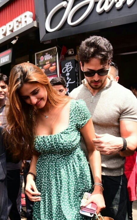 Disha Patani And Her Boy Friend Tiger Shroff Seen At Bandra