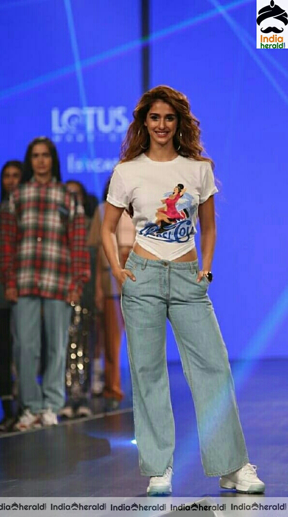 Disha Patani At Lotus Make up India Fasion Week 2019