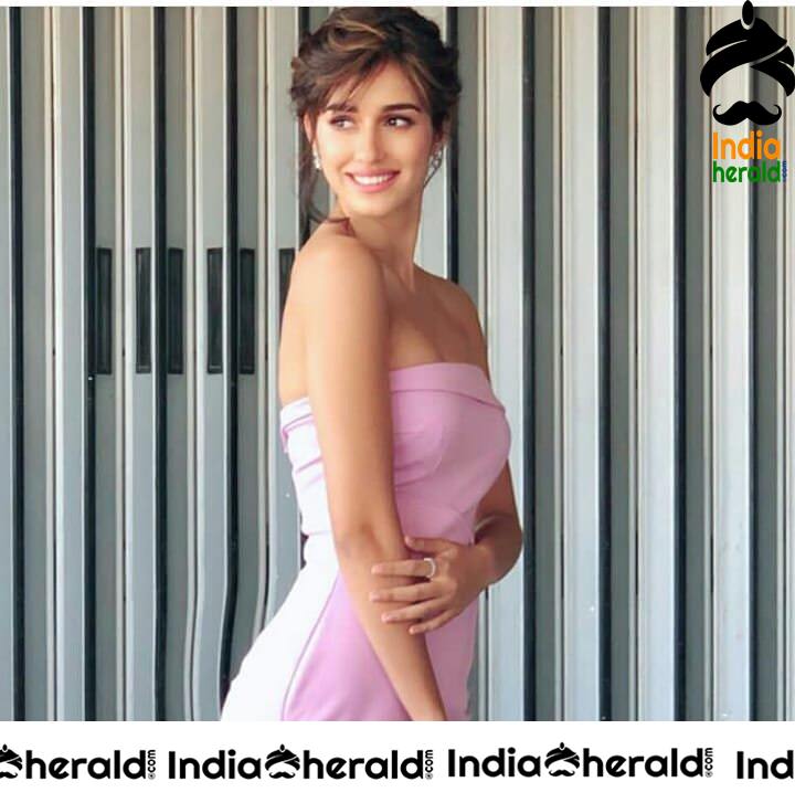 Disha Patani flaunts her Hot Cleavage and was seen with her Boyfriend