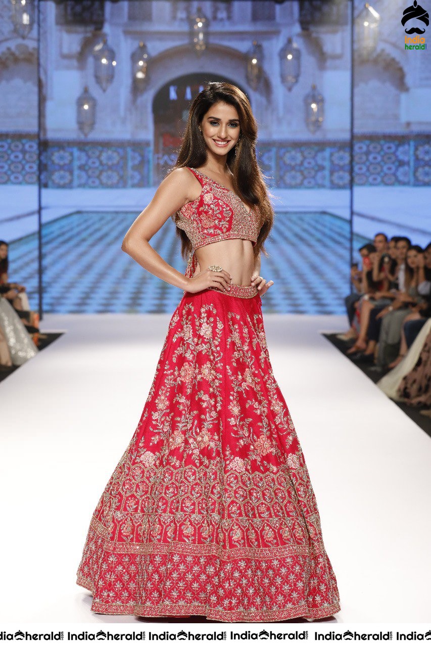 Disha Patani flaunts her Slim and Hot Body even in Traditional Attire