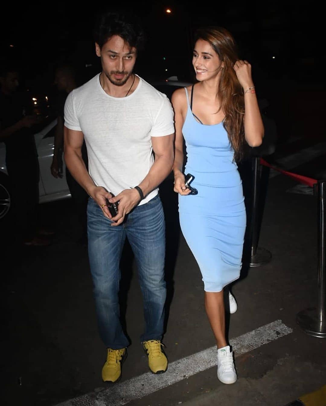 Disha patani Hot In A Tight Sleeveless Frock With Her Boy Friend Tiger Shroff