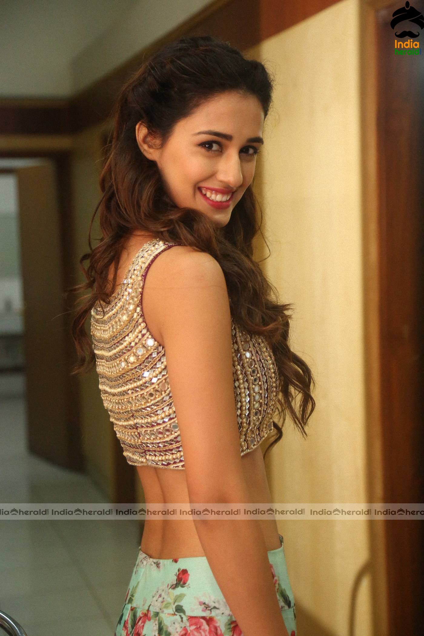 Disha Patani shows her Hot Slim Sexy Waist during Press Meet Set 4