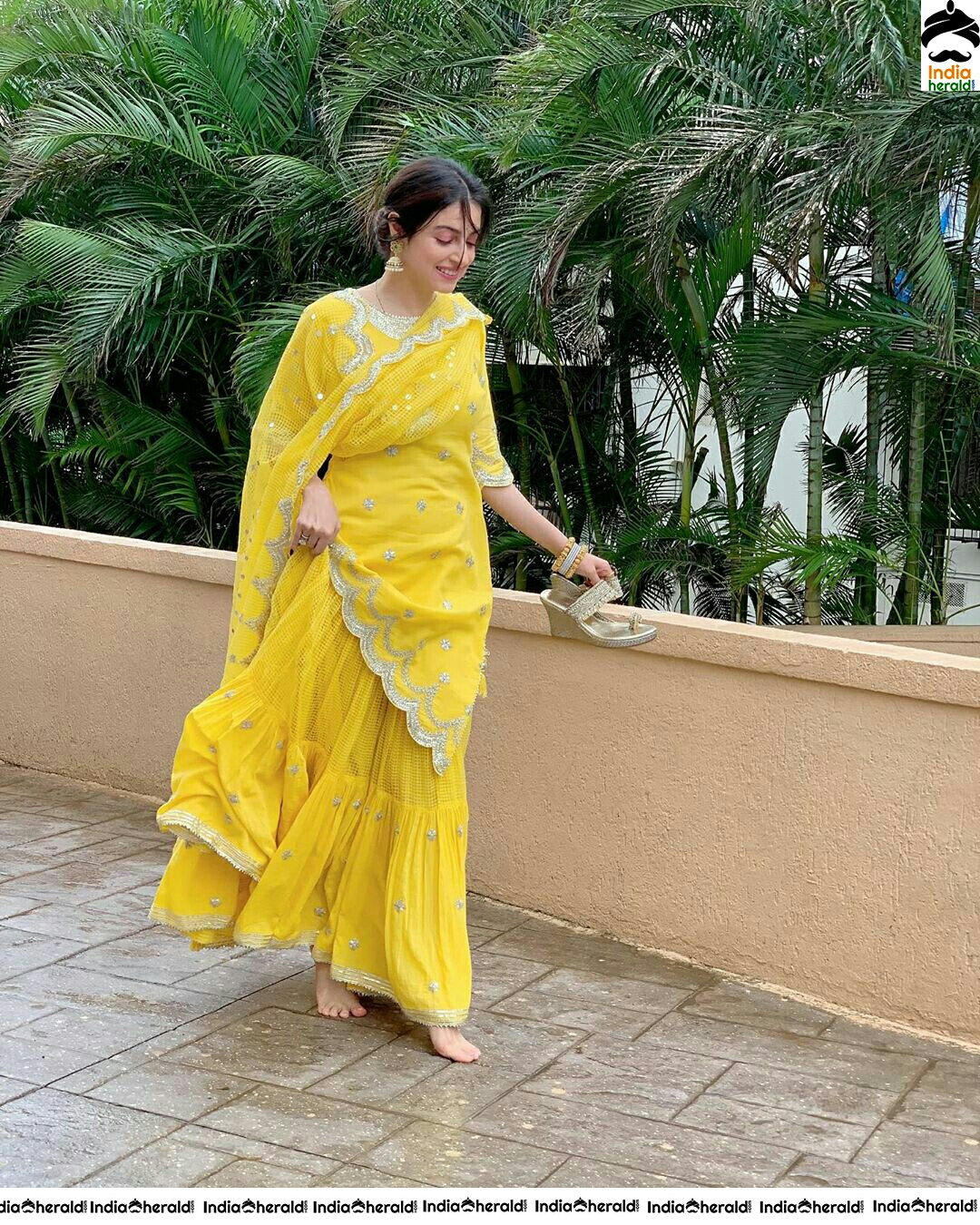 Divya Khosla Kumar Looking So Pretty And Gorgeous In Yellow