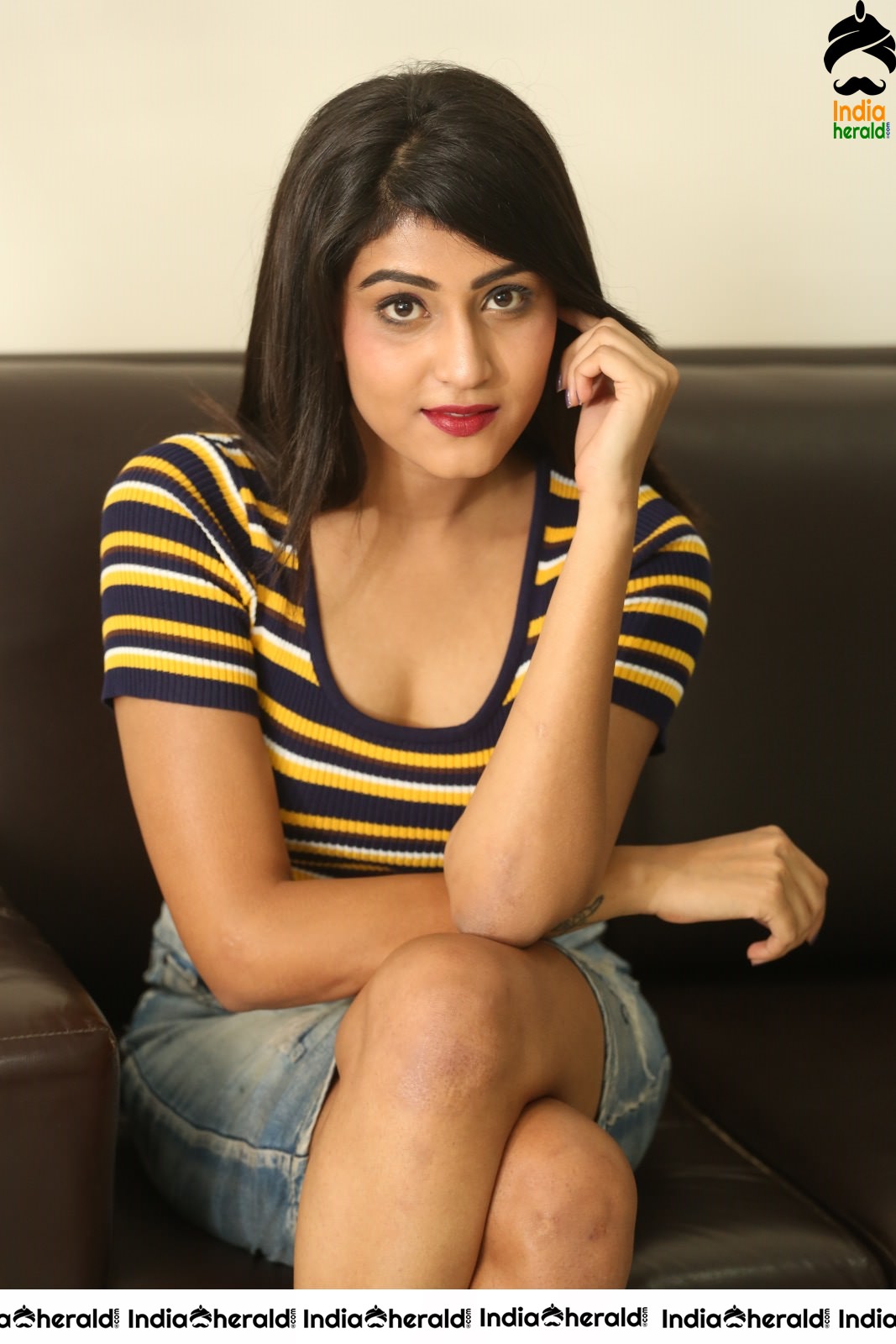 Divya Rao Sizzling Hot Photos Set 1