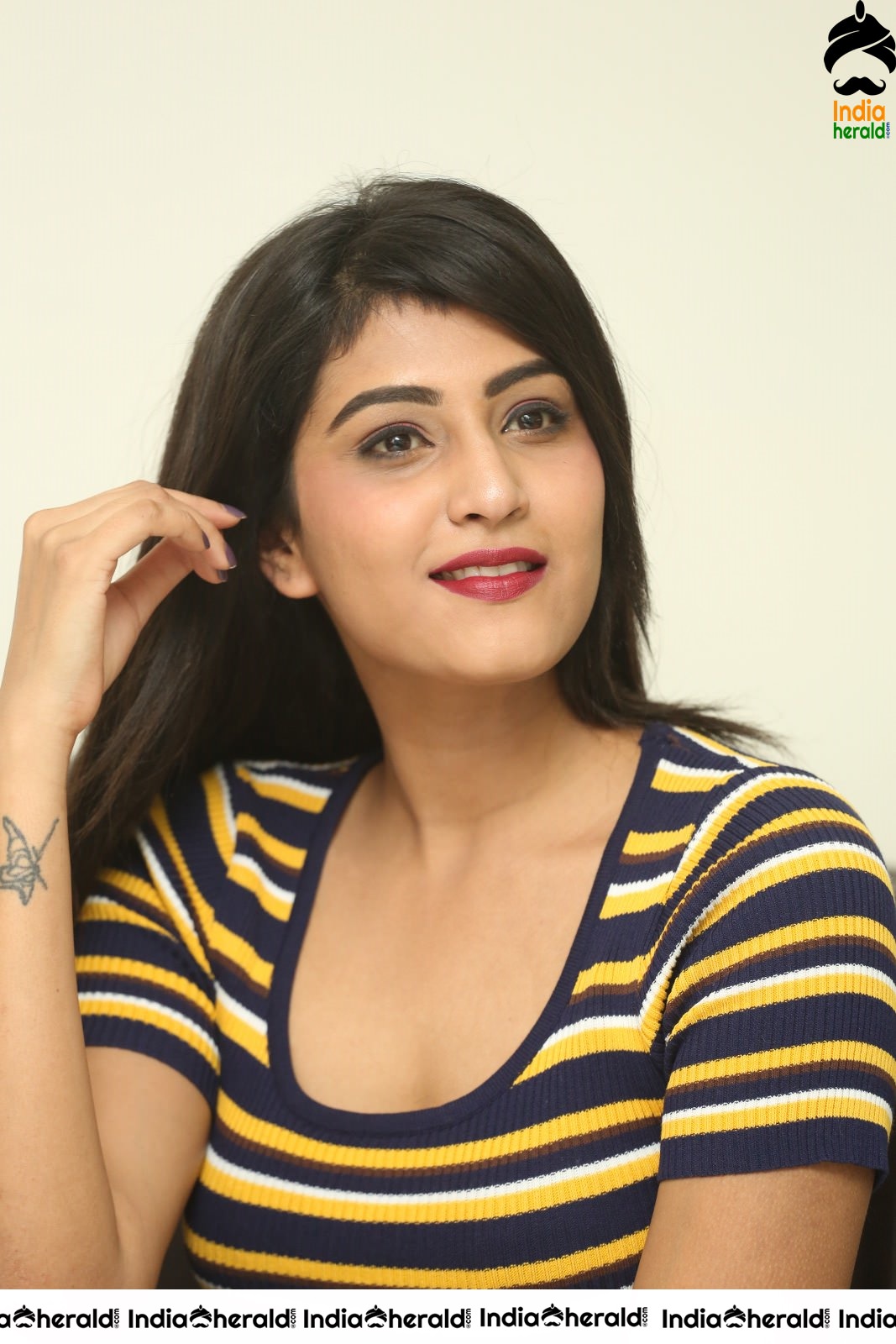 Divya Rao Sizzling Hot Photos Set 2