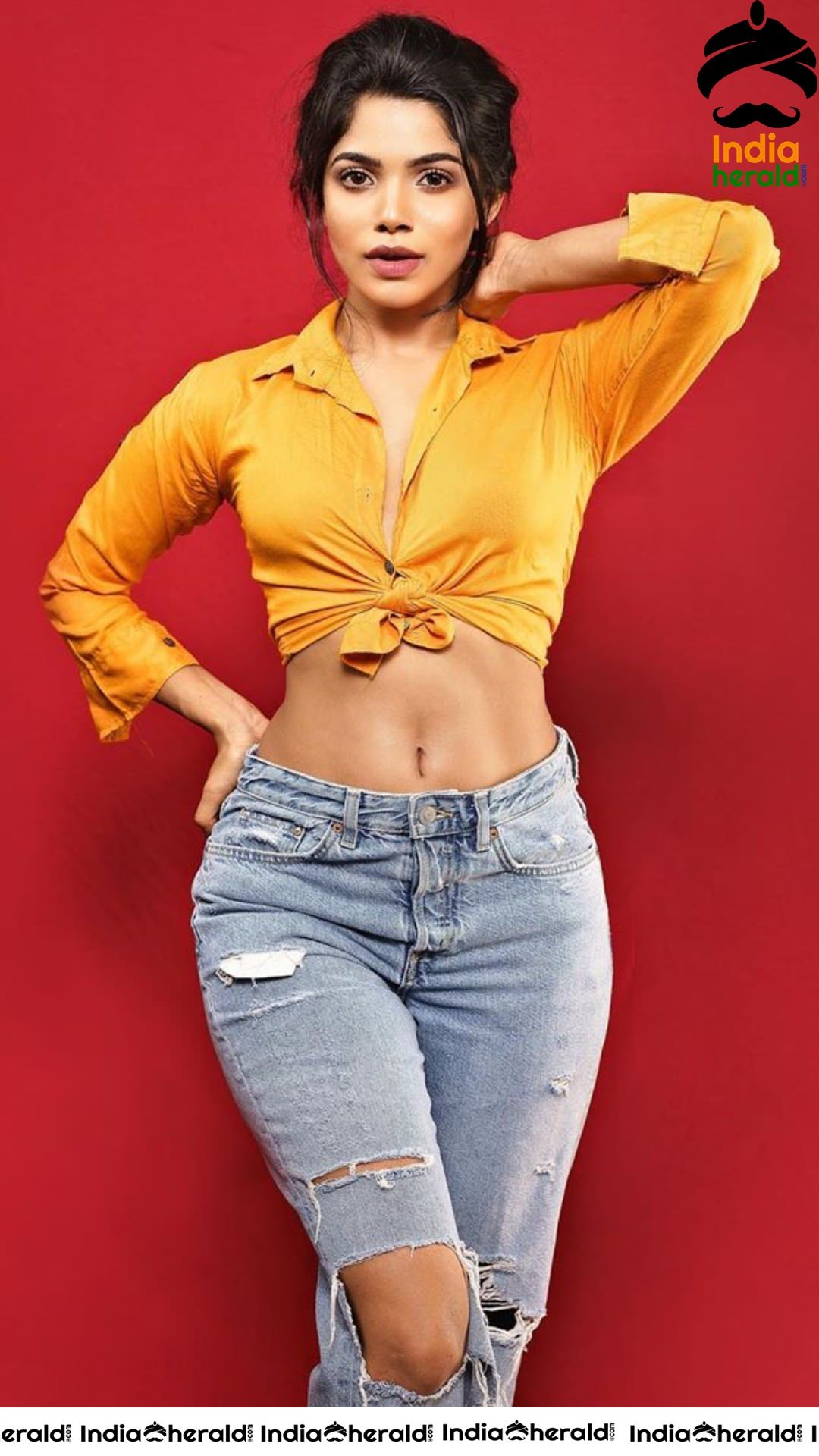 Divyabharathi Latest Midriff Revealing Hot Photos