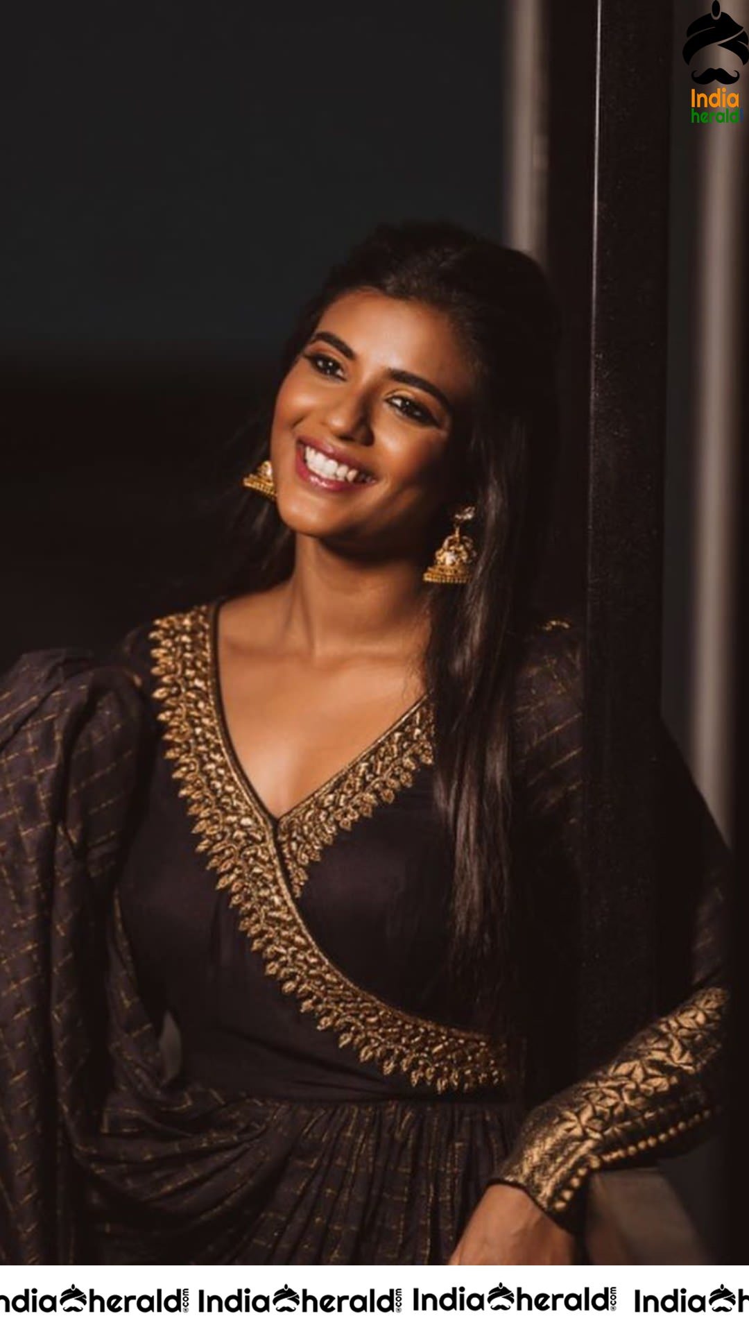 Dusky Babe Aishwarya Rajesh Latest Photoshoot