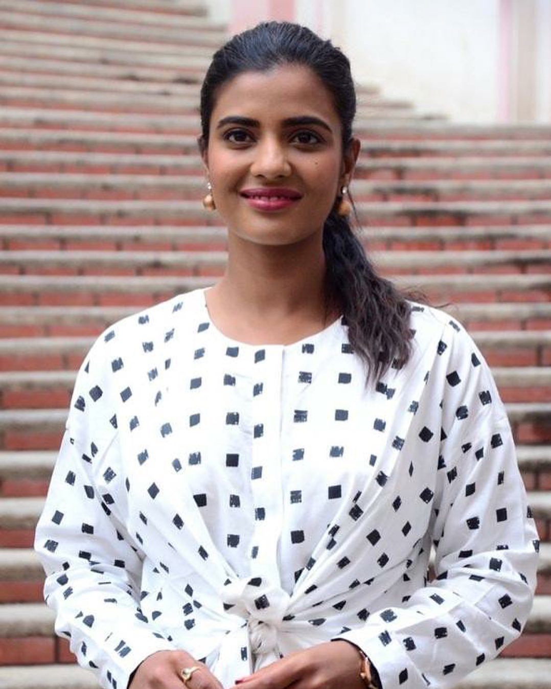 Dusky Beauty Aishwarya Rajesh In Polka Dots Attire