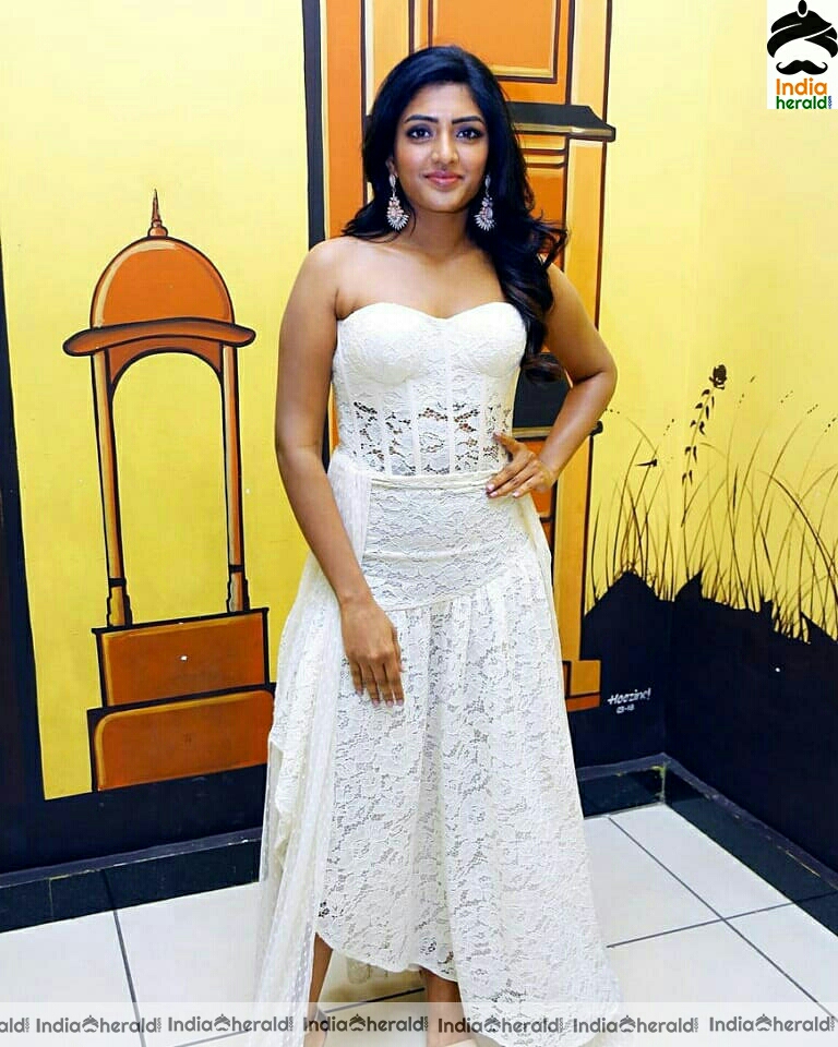 Dusky beauty Eesha Rebba flaunts her cleavage at Samsung S20 launch