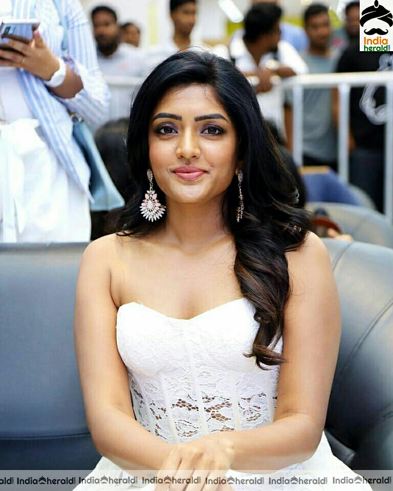 Dusky beauty Eesha Rebba flaunts her cleavage at Samsung S20 launch