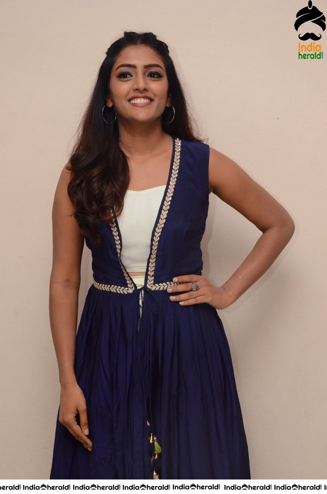 Dusky Beauty Eesha Rebba Latest Pics Compilation