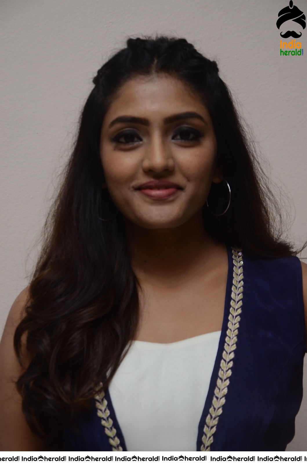 Dusky Beauty Eesha Rebba Latest Pics Compilation