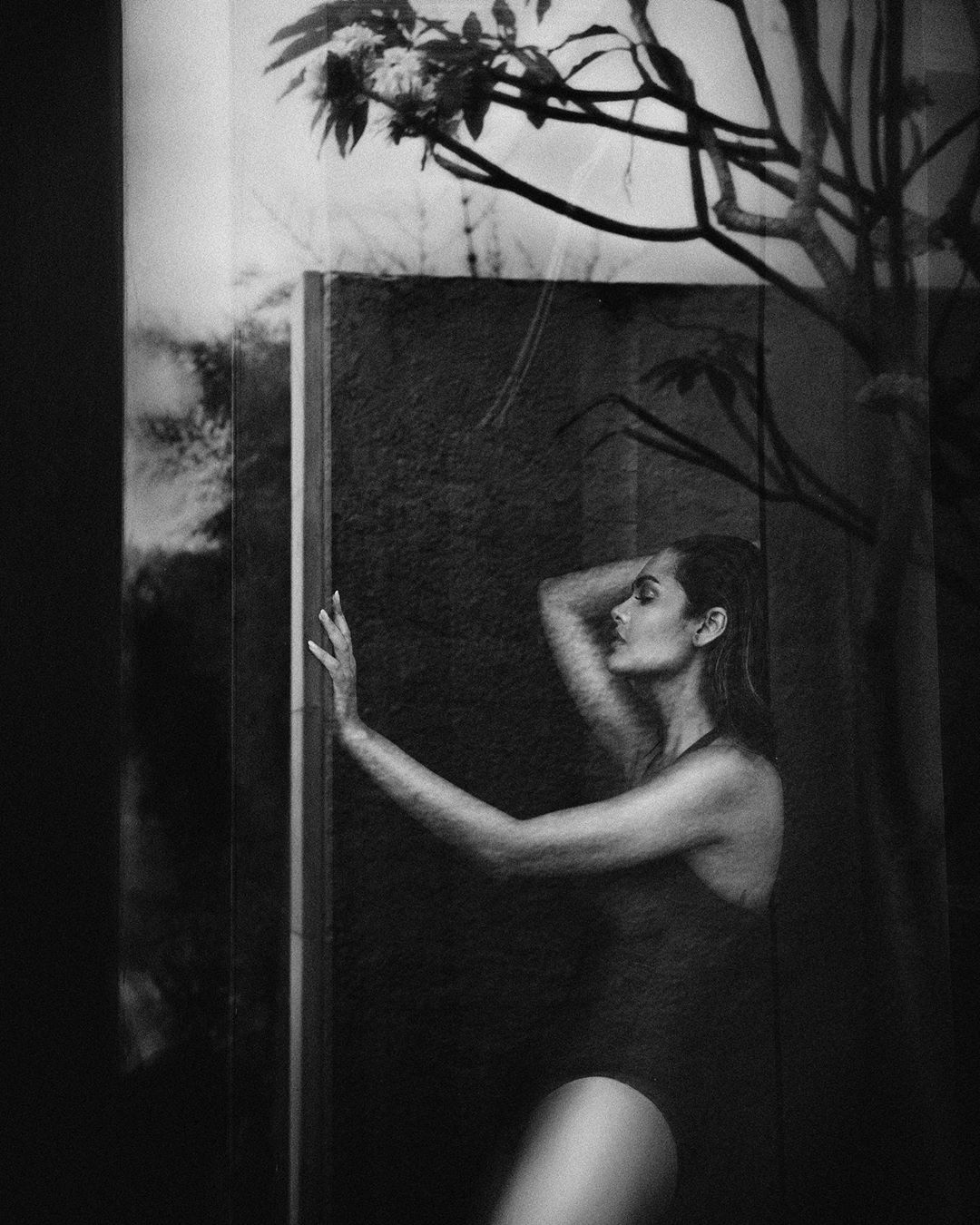 Eesha Gupta Smokin Hot Photos