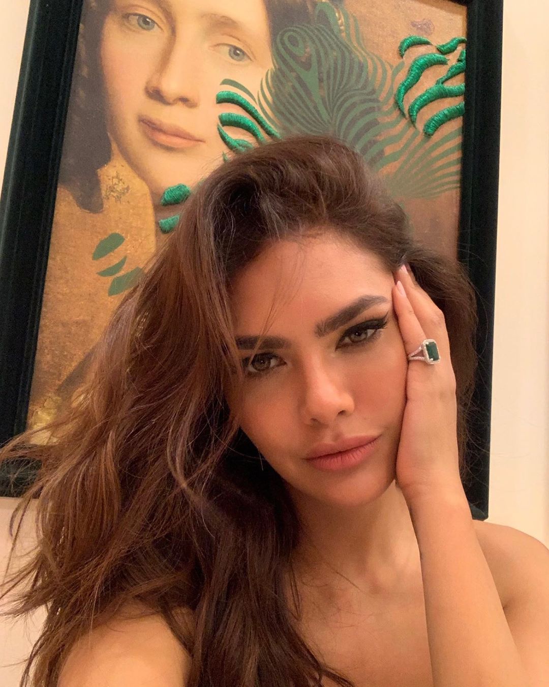 Eesha Gupta Smokin Hot Photos