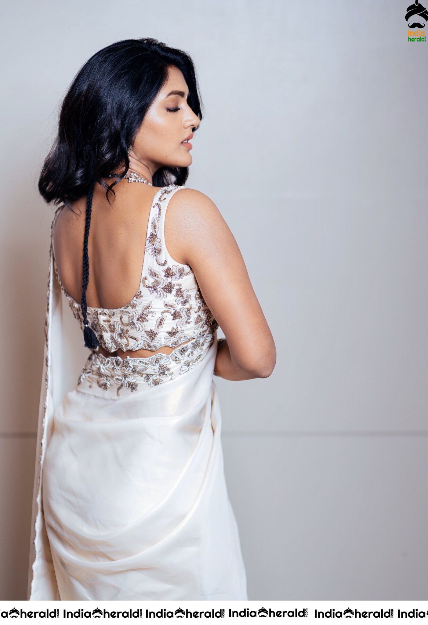 Eesha Rebba Cute Latest Mesmerizing Photos