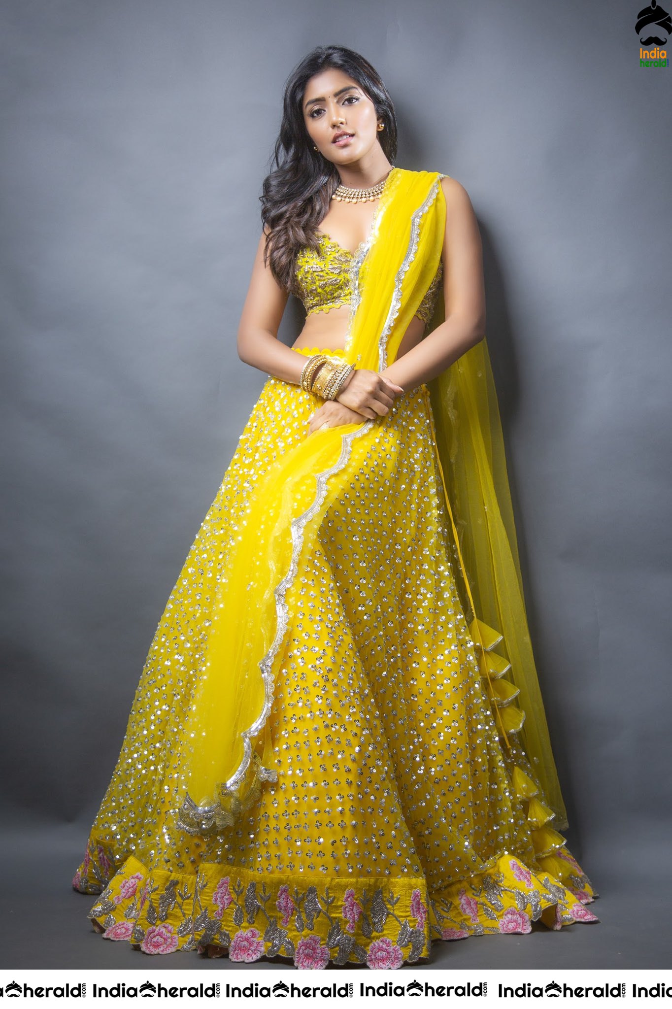 Eesha Rebba Cute Latest Mesmerizing Photos
