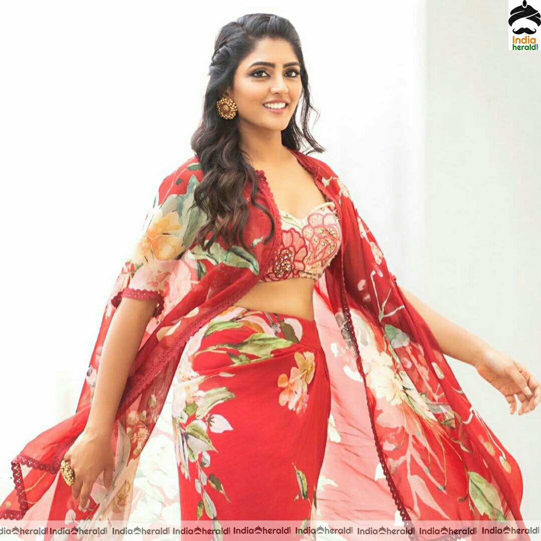 Eesha rebba shows her Sexy Waist Line in red dress