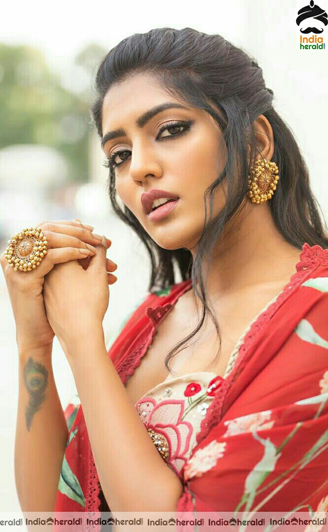 Eesha rebba shows her Sexy Waist Line in red dress