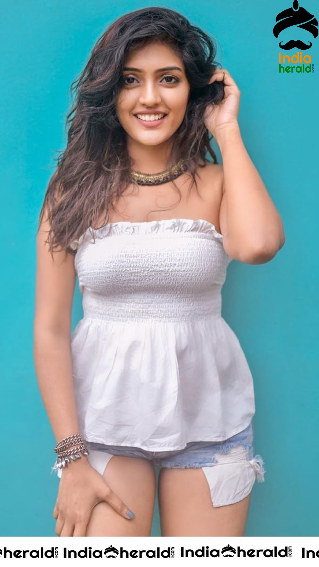 Eesha Rebba Tempting Hot in Sleeveless