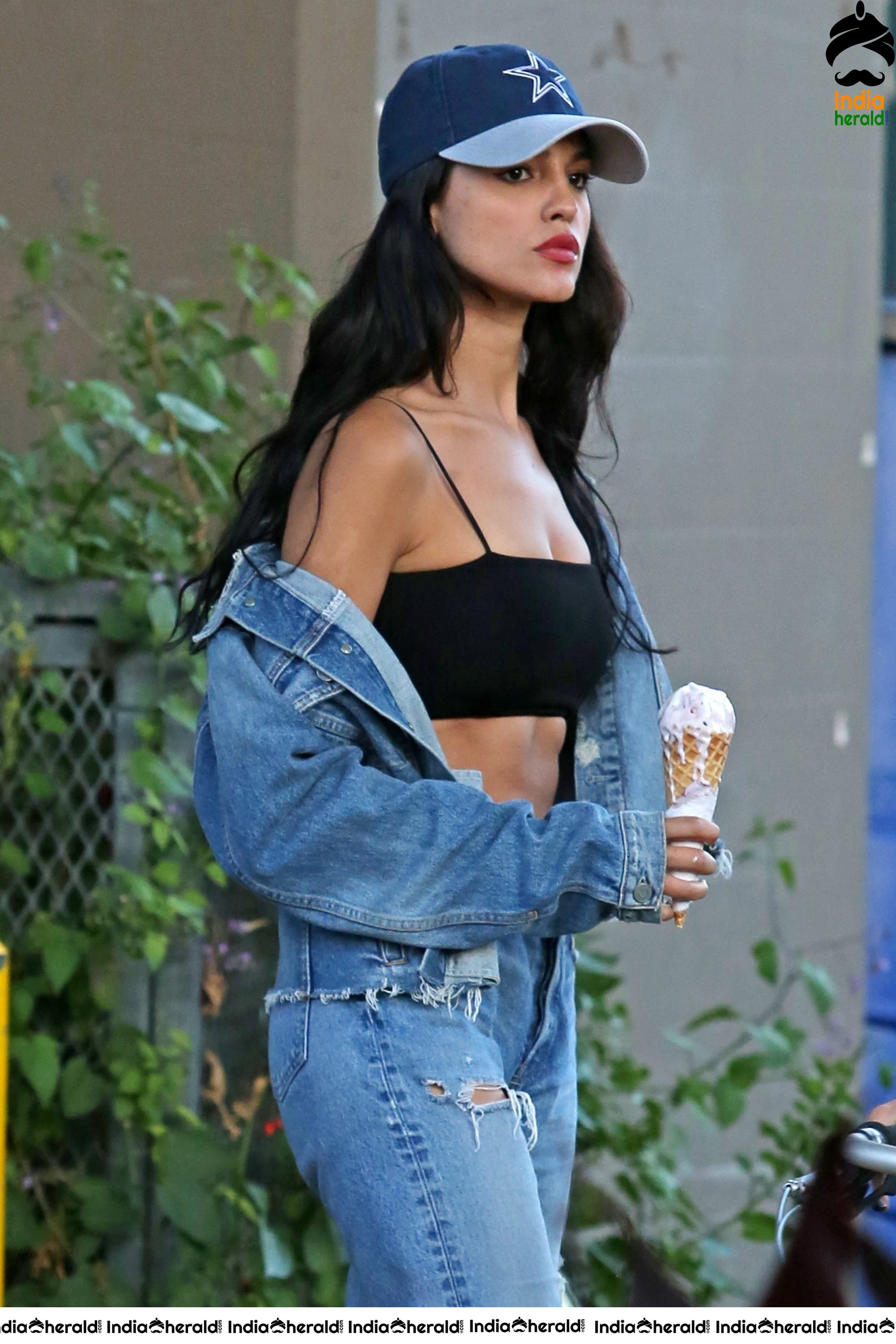 Eiza Gonzalez shows her Sexy Midriff with a Softie Ice Creat at Vancouver Set 2