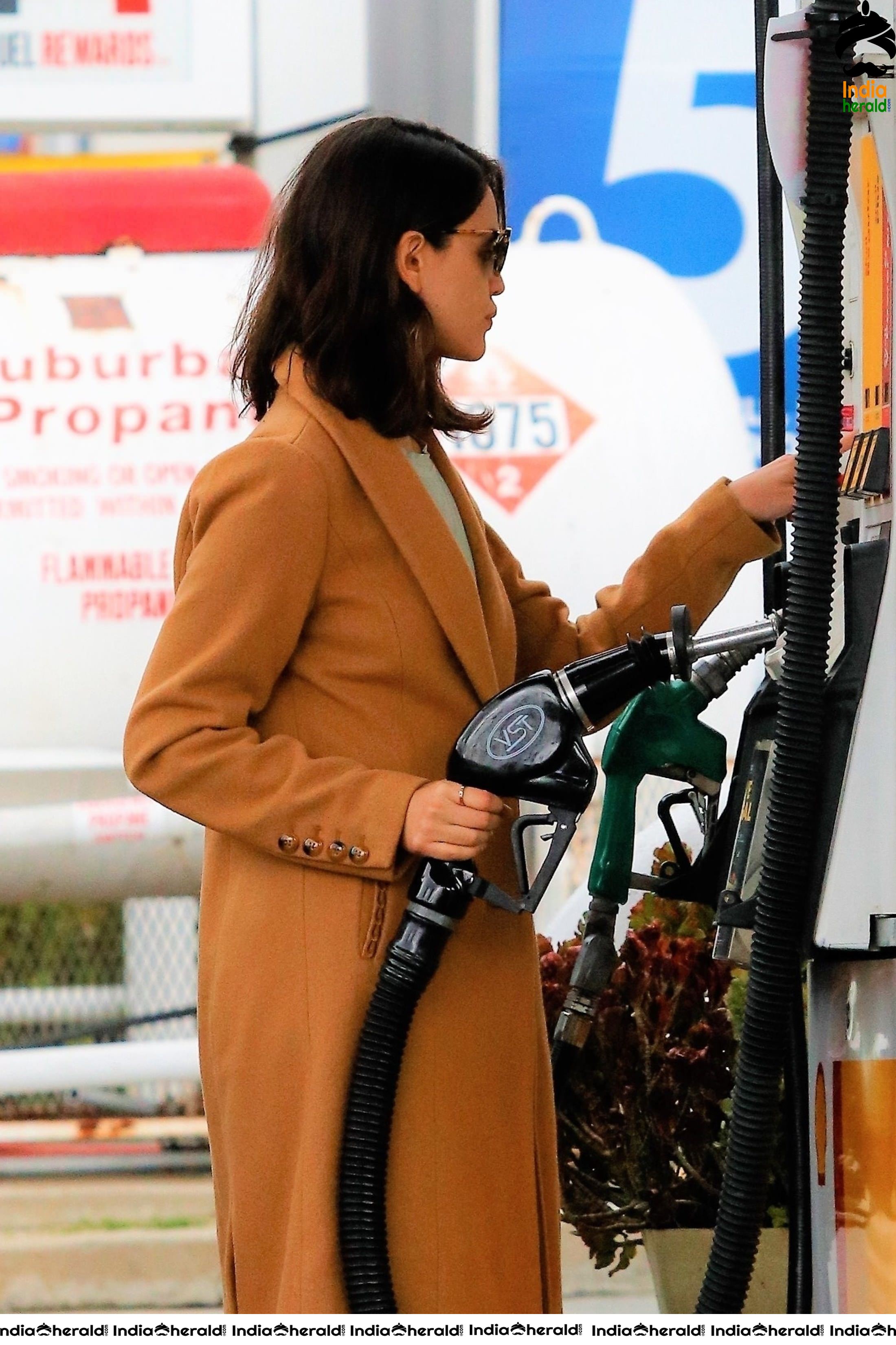Eiza Gonzalez spotted by Paparazzi at a Gas Station while out in Los Angeles
