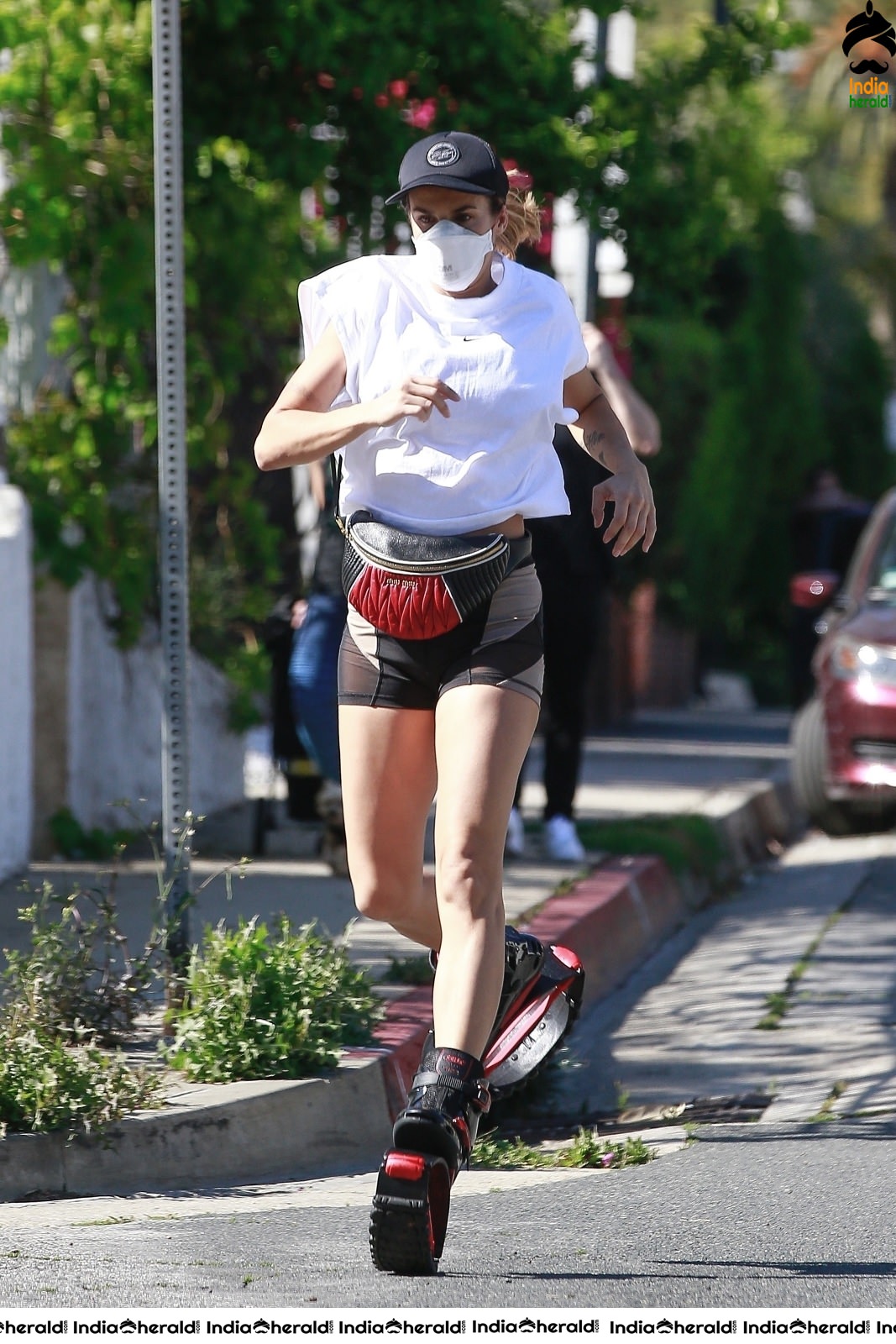 Elisabetta Canalis wear corona masks and does work out while wearing Kangaroo Jumps in Los Angeles