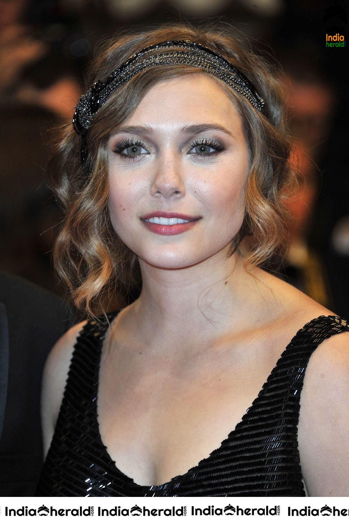 Elizabeth Olsen Looking Drop Dead Gorgeous in Black at Red Carpet