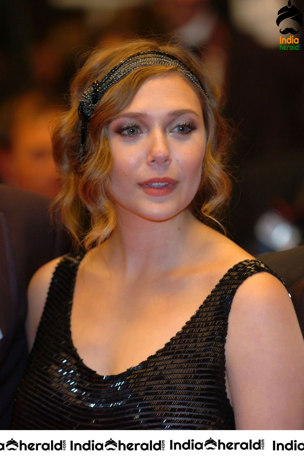 Elizabeth Olsen Looking Drop Dead Gorgeous in Black at Red Carpet