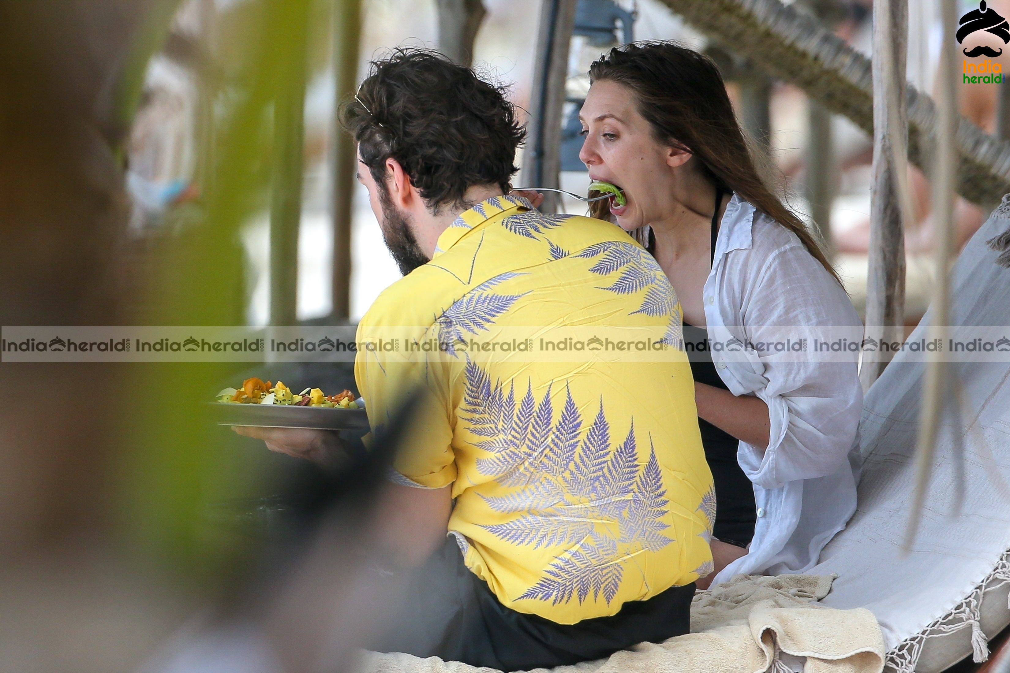 Elizabeth Olsen with her Boyfriend at a Beach in Mexico Set 1