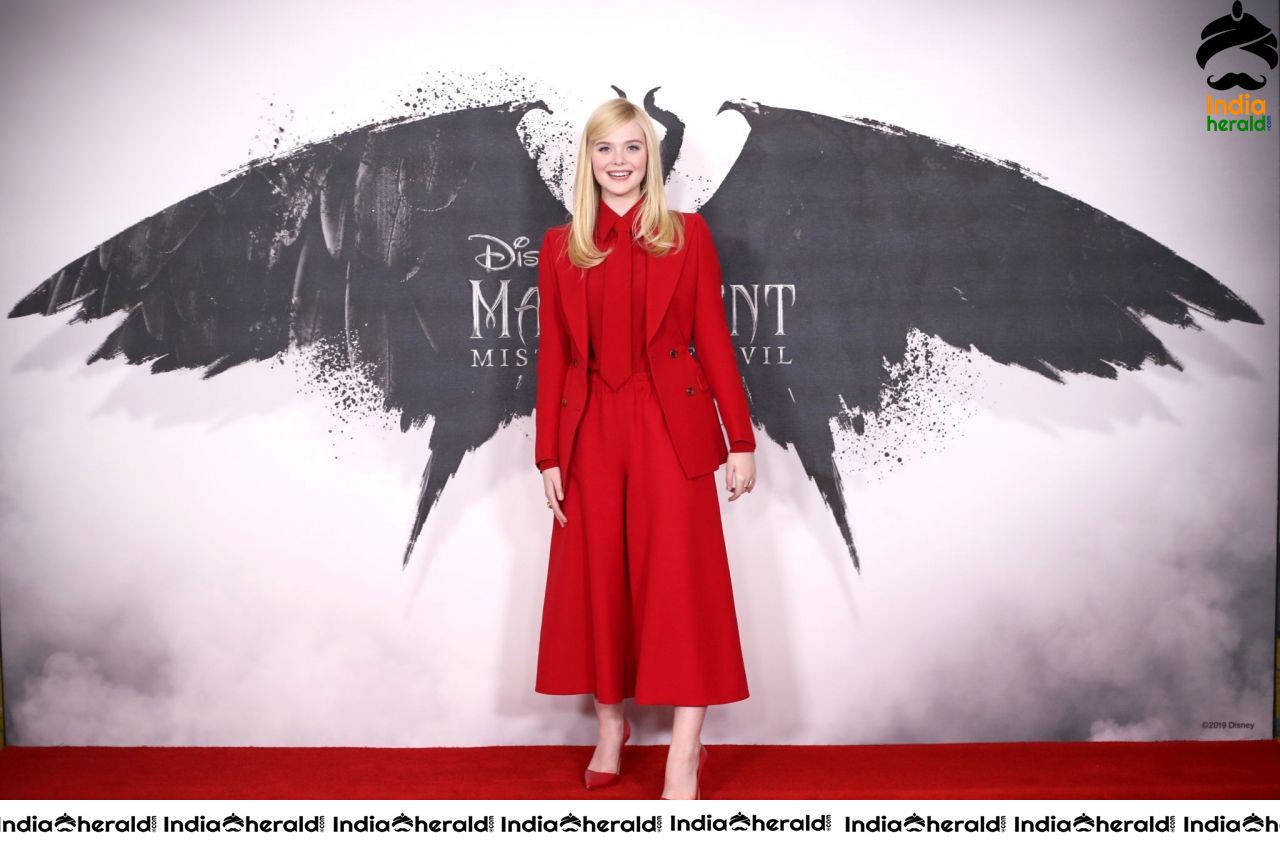 Elle Fanning at Maleficent Mistress of Evil Photocall Set 1