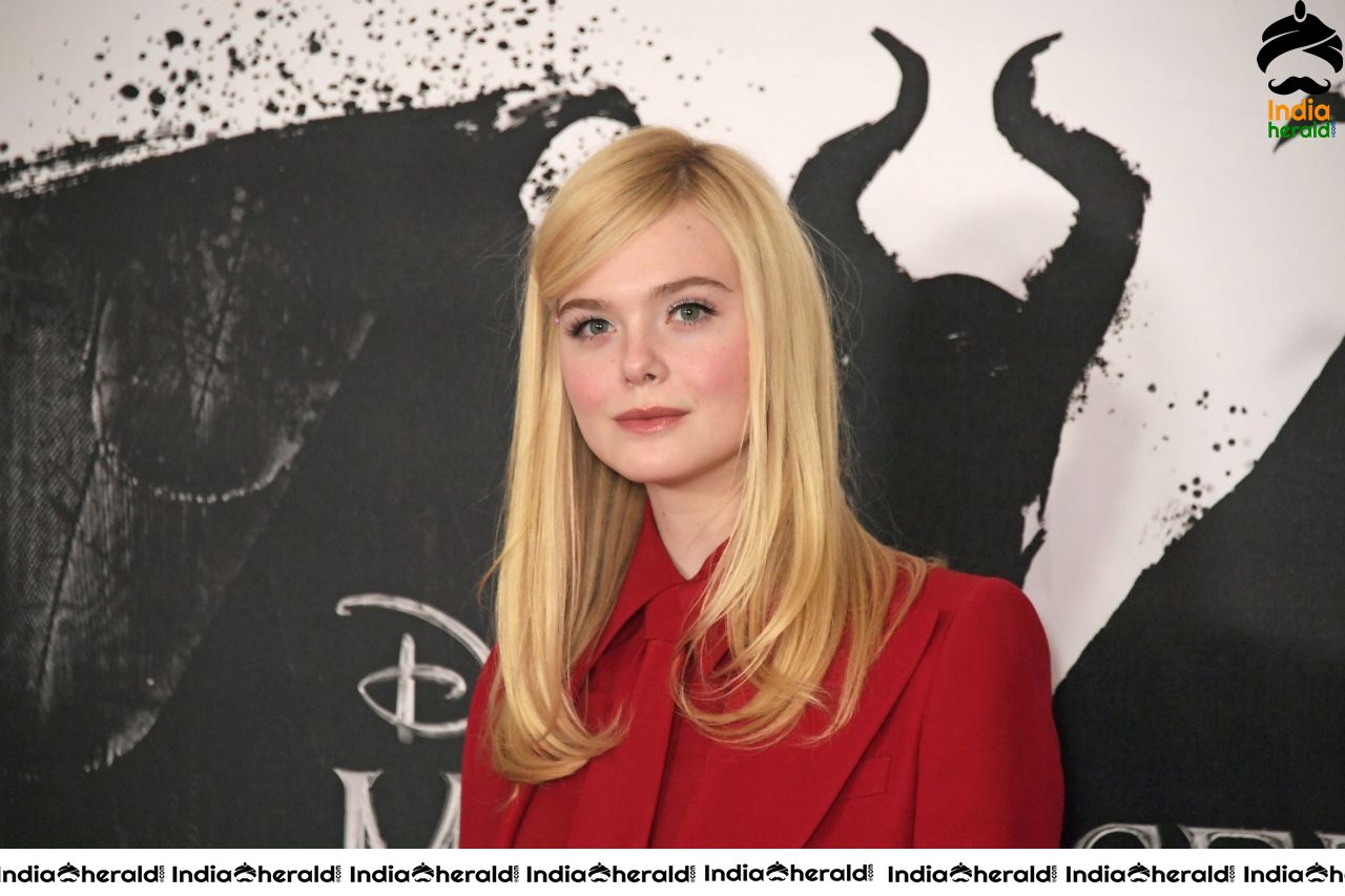 Elle Fanning at Maleficent Mistress of Evil Photocall Set 1