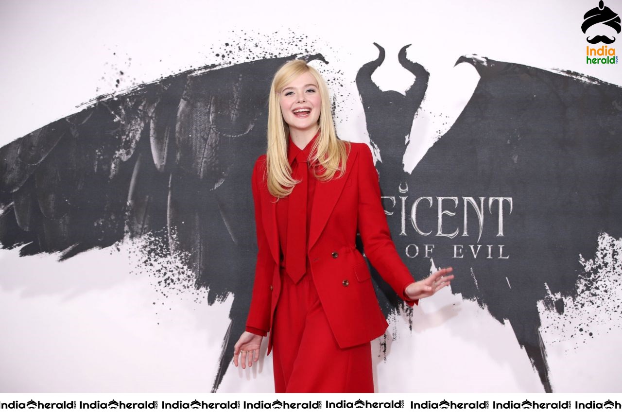 Elle Fanning at Maleficent Mistress of Evil Photocall Set 2