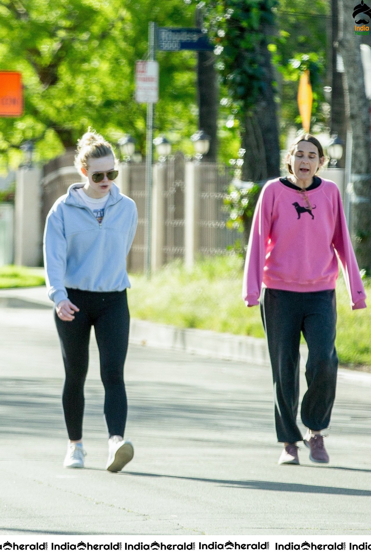 Elle Fanning caught in Paparazzi walking with her mother in Los Angeles