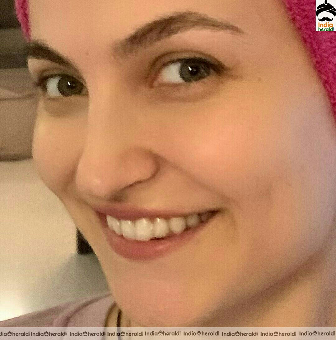 Elli AvrRam Enjoying Her Quarantine In Her Home Hot Photos