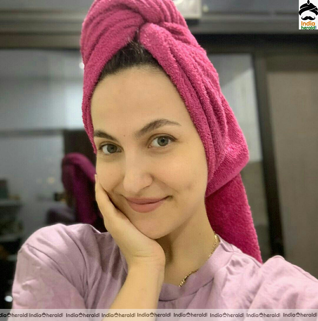 Elli AvrRam Enjoying Her Quarantine In Her Home Hot Photos