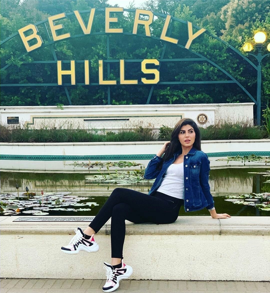 Elnaaz Zoya Stylish Stills From Beverly Hills
