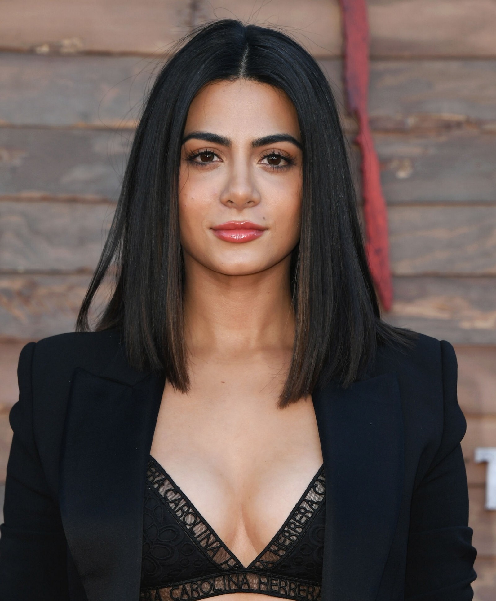 Emeraude Toubia Looking Damn Hot And Sexy At IT Chapter Two Premiere
