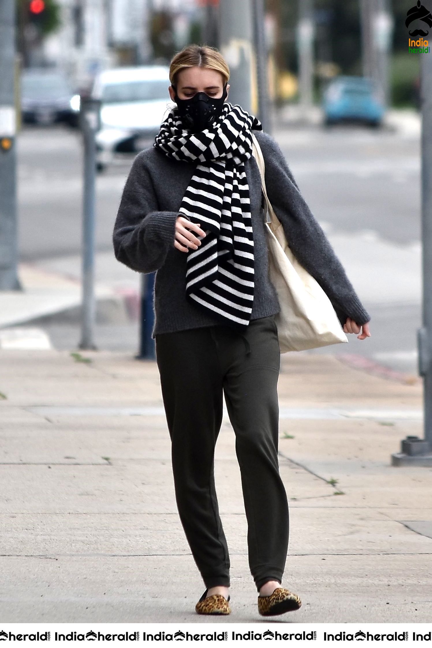 Emma Roberts outside a medical building in Sherman Oaks due to Corona Virus lockdown