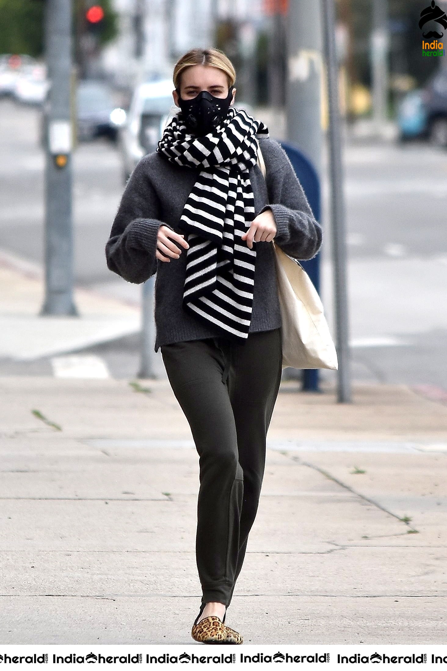 Emma Roberts outside a medical building in Sherman Oaks due to Corona Virus lockdown